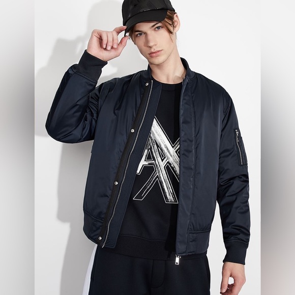 Armani Exchange OVERSIZED LOGO CREW NECK SWEATSHIRT - Picture 4 of 8